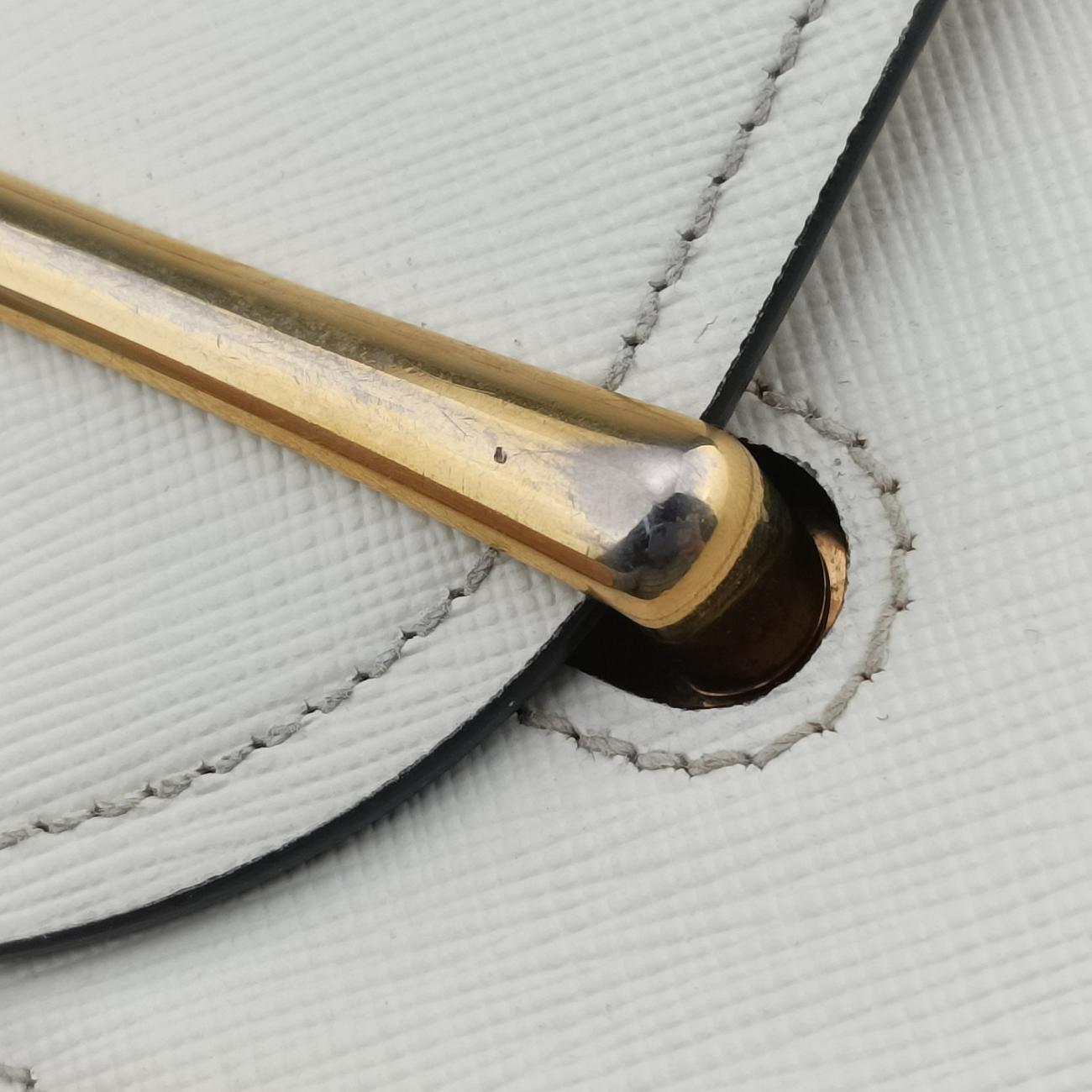 Pre-owned Prada Sidonie White SAFFIANO　Leather 1BD219 shoulderbag | stylenewstar