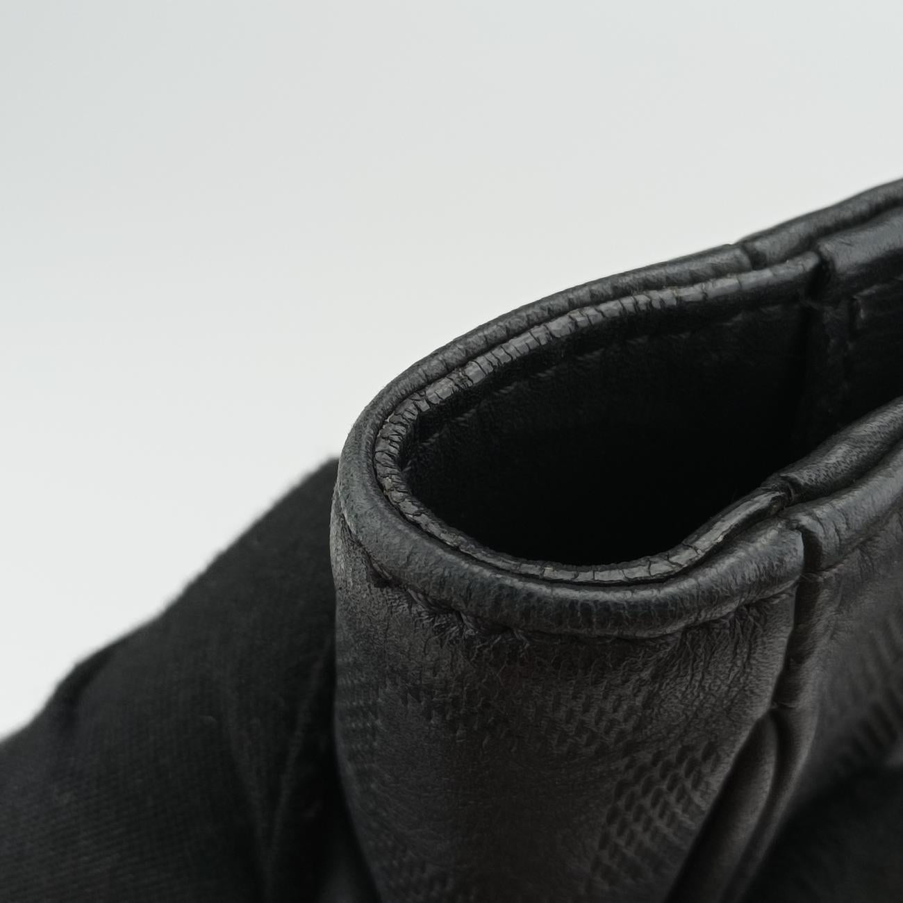 Pre-owned Louis Vuitton TADAO PM Noir Damier Graphite N51192 shoulderbag | stylenewstar