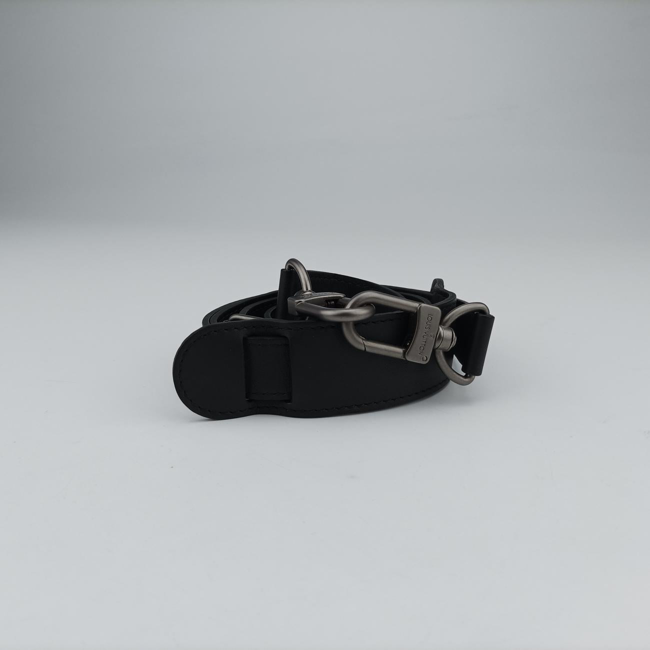 Pre-owned Louis Vuitton TADAO PM Noir Damier Graphite N51192 shoulderbag | stylenewstar