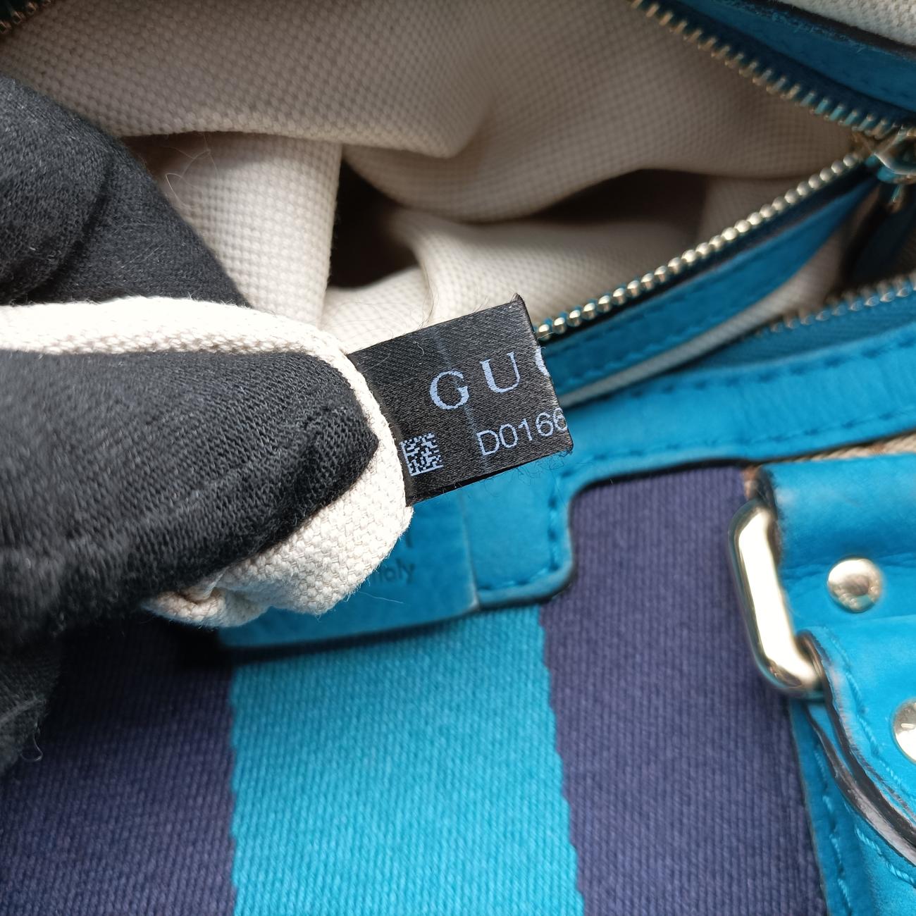 Pre-owned Gucci Sherry Line Beige x Blue x Navy PVC coated canvas 247205 shoulderbag | stylenewstar