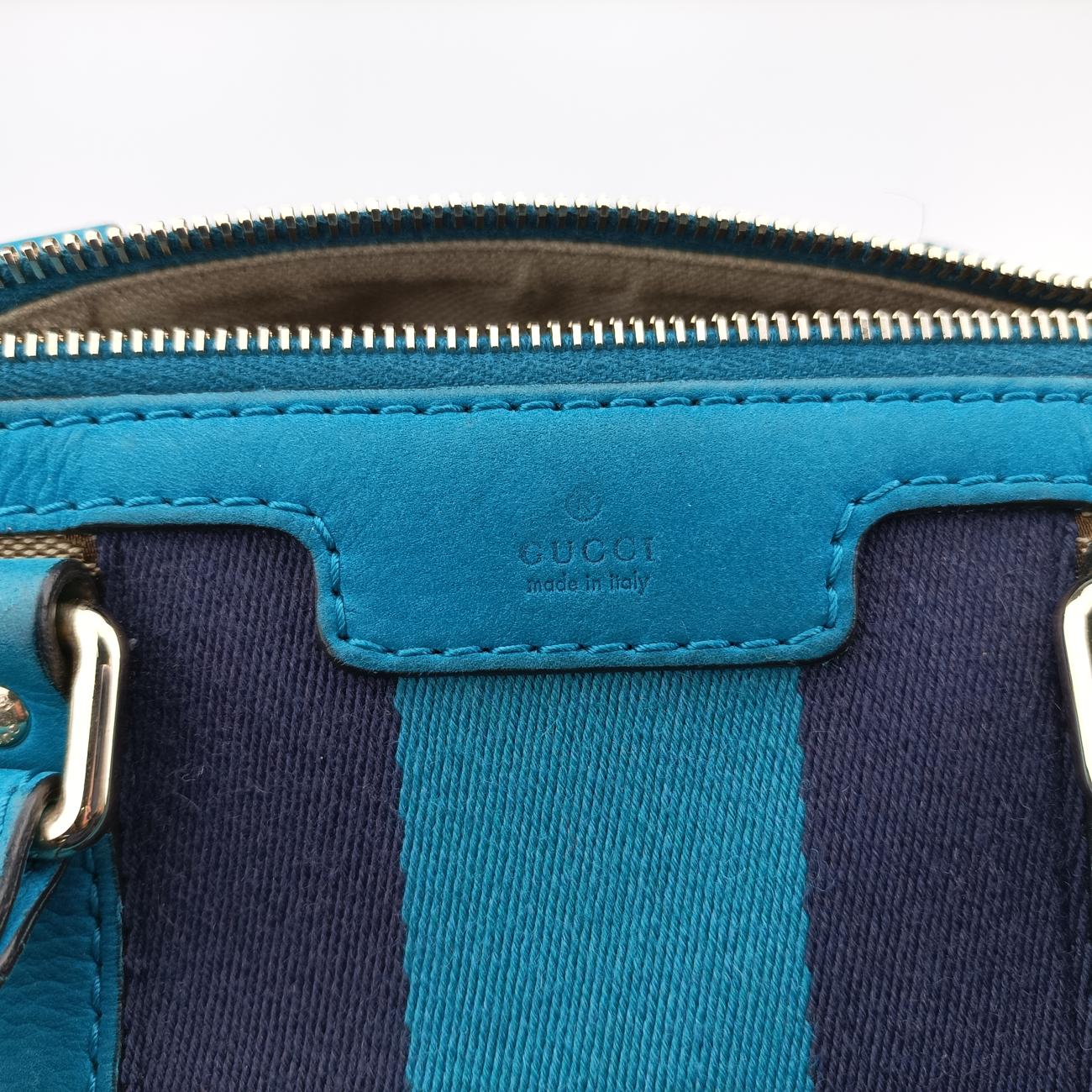 Pre-owned Gucci Sherry Line Beige x Blue x Navy PVC coated canvas 247205 shoulderbag | stylenewstar