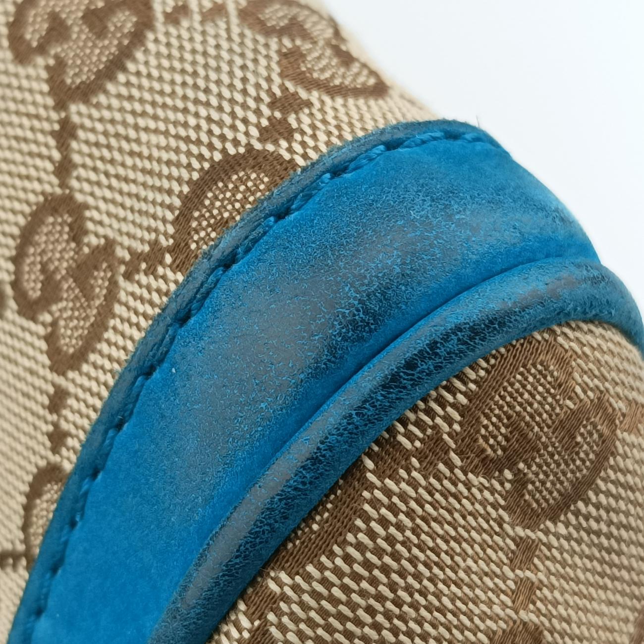 Pre-owned Gucci Sherry Line Beige x Blue x Navy PVC coated canvas 247205 shoulderbag | stylenewstar