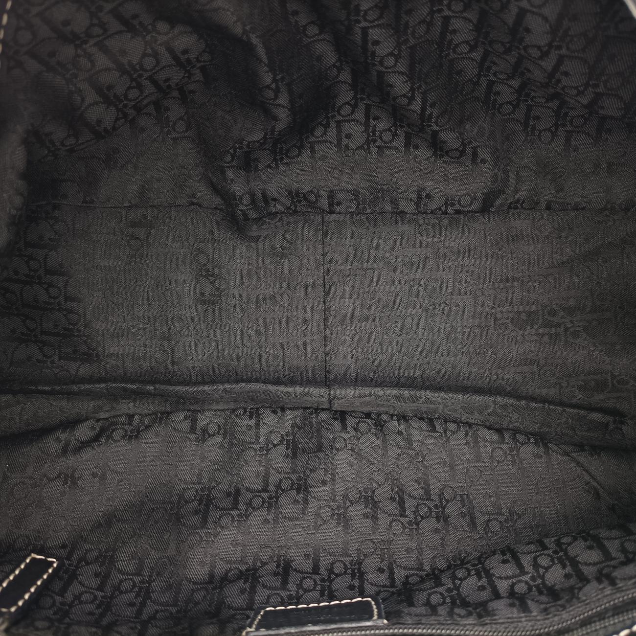 Pre-owned Christian Dior CD logo Black Leather  shoulderbag | stylenewstar