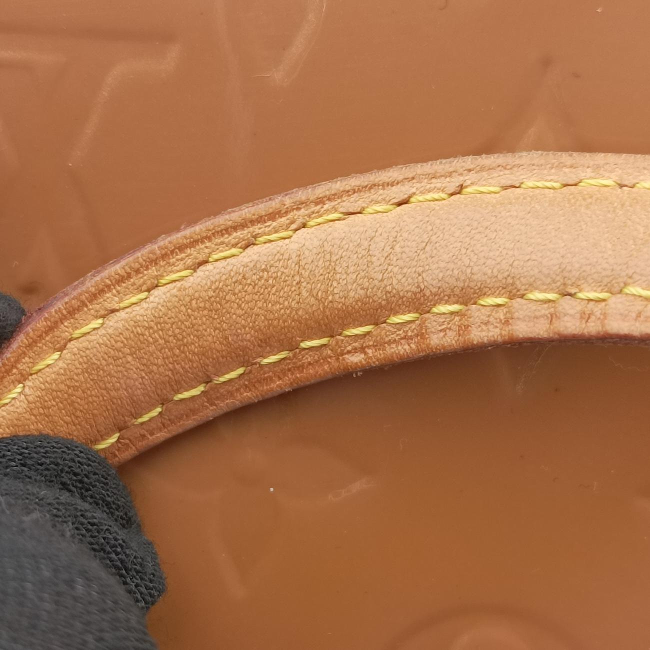 Secondhand Louis Vuitton Bréa MM ROSE VELOURS Vernis M91588 shoulderbag | stylenewstar