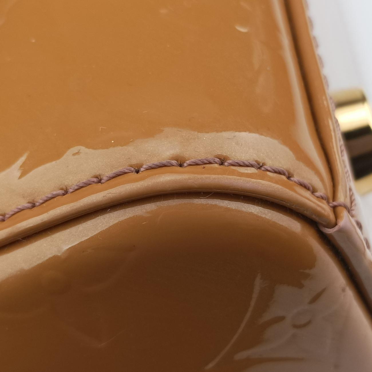 Secondhand Louis Vuitton Bréa MM ROSE VELOURS Vernis M91588 shoulderbag | stylenewstar