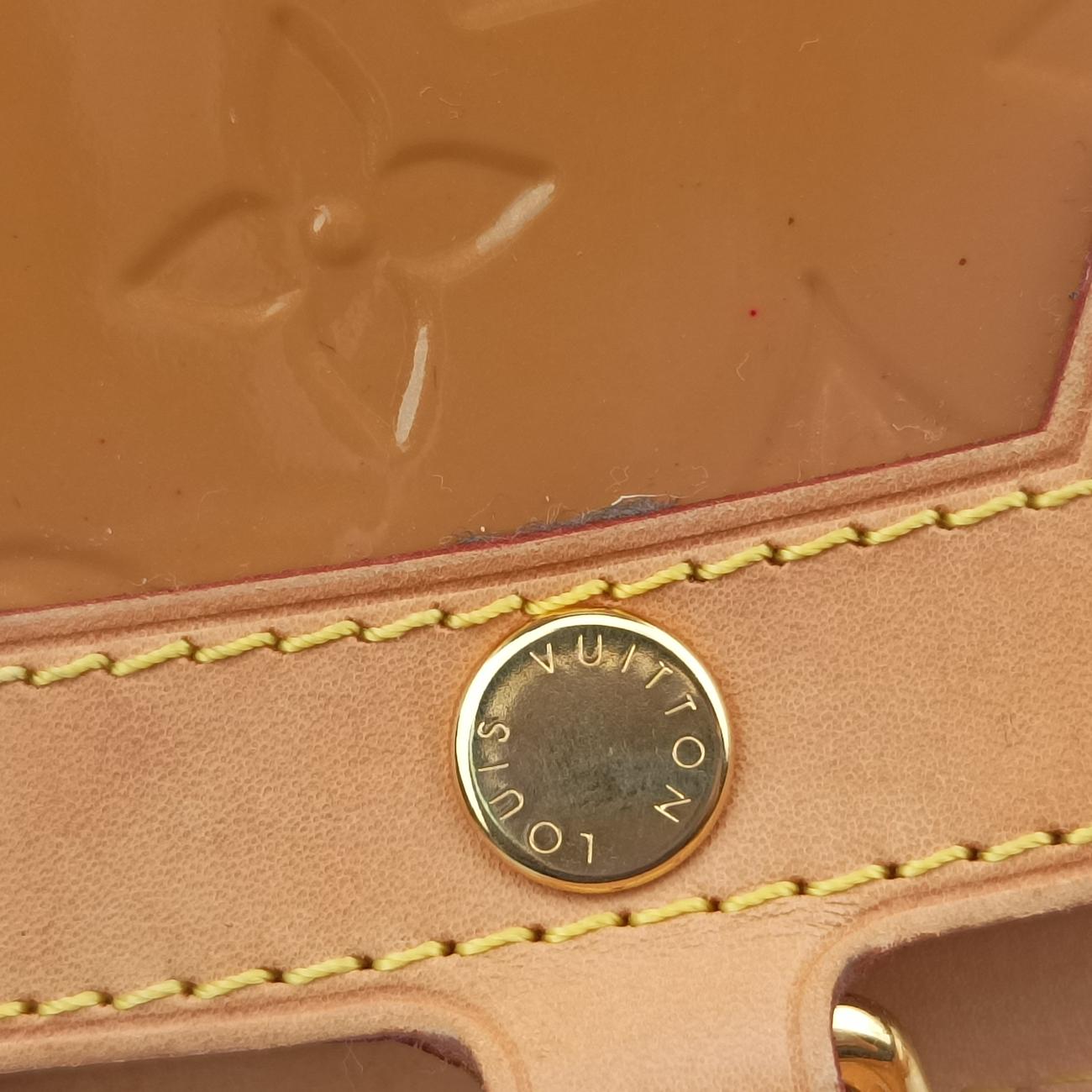 Secondhand Louis Vuitton Bréa MM ROSE VELOURS Vernis M91588 shoulderbag | stylenewstar