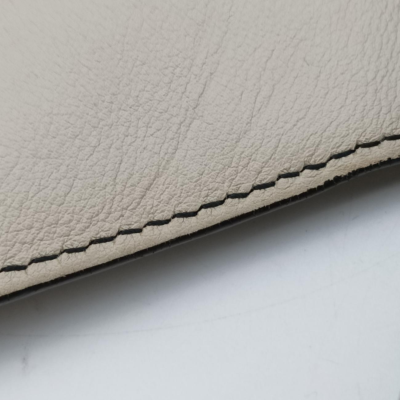 Pre-owned Gucci Emily Hobo Beige Leather 322226 shoulderbag | stylenewstar