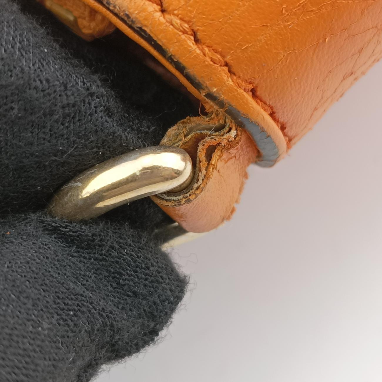 Pre-owned Gucci Soho Yellow Leather 369176 shoulderbag | stylenewstar