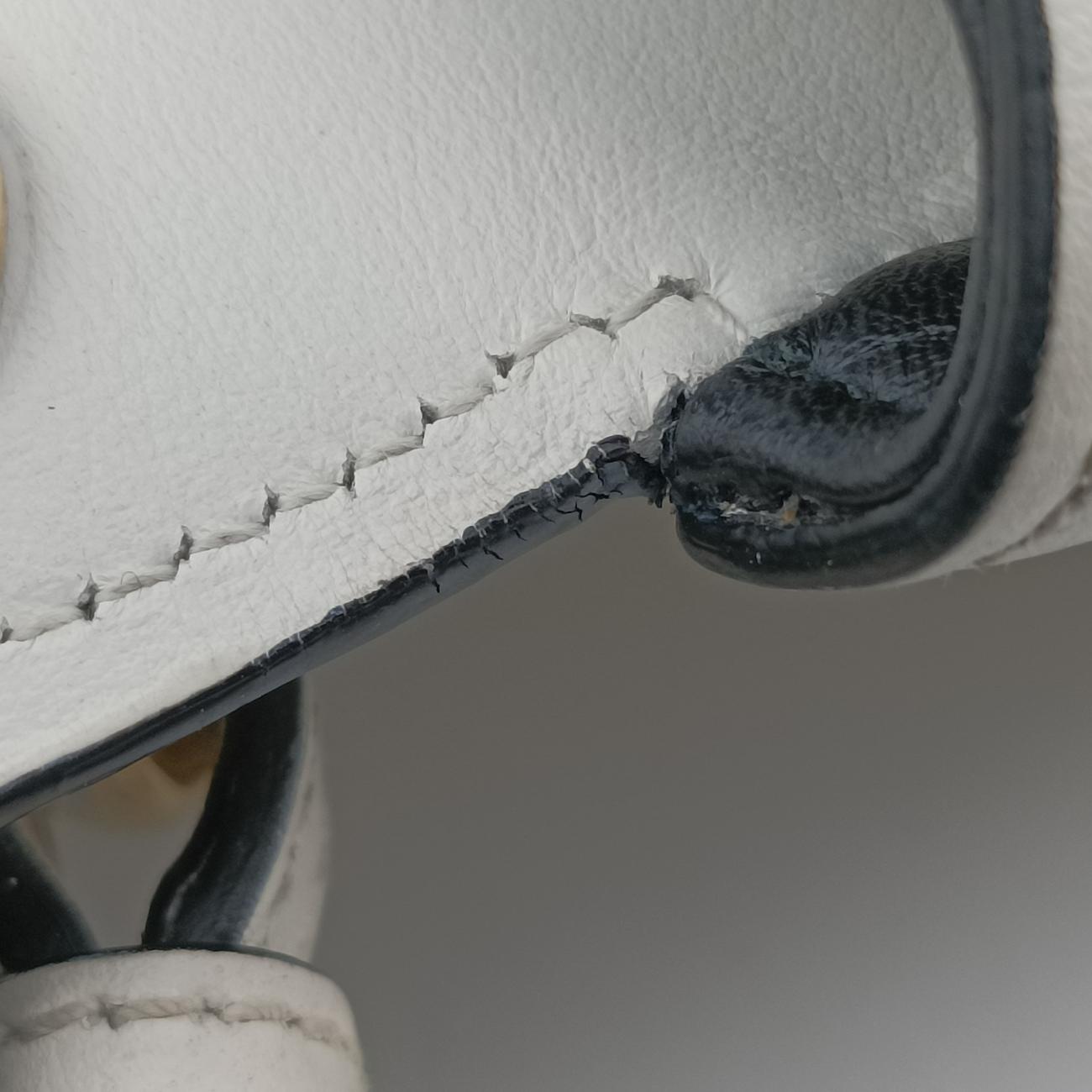 Secondhand Prada Pioneer White Leather 1BD239 shoulderbag | stylenewstar