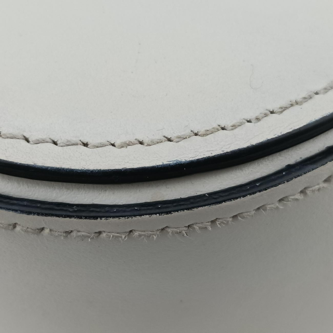 Secondhand Prada Pioneer White Leather 1BD239 shoulderbag | stylenewstar