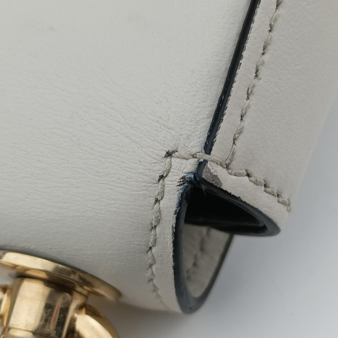 Secondhand Prada Pioneer White Leather 1BD239 shoulderbag | stylenewstar