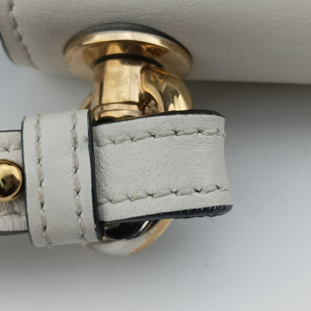 Secondhand Prada Pioneer White Leather 1BD239 shoulderbag | stylenewstar