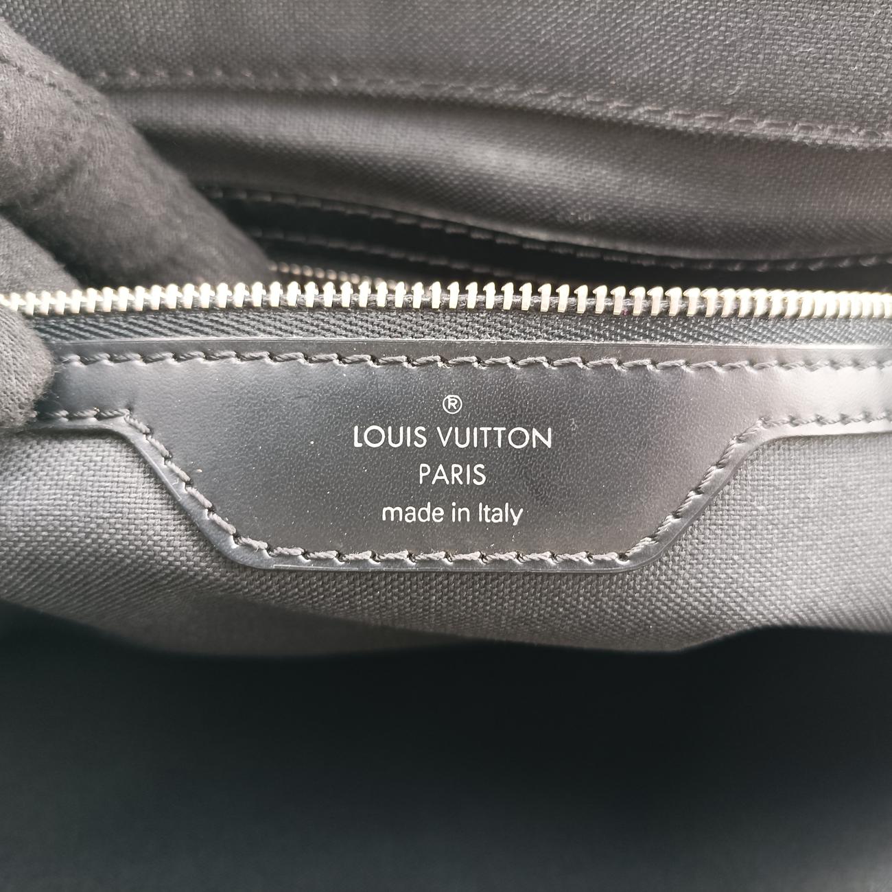 Pre-owned Louis Vuitton Viktor Ardoise Taiga M30142 shoulderbag | stylenewstar