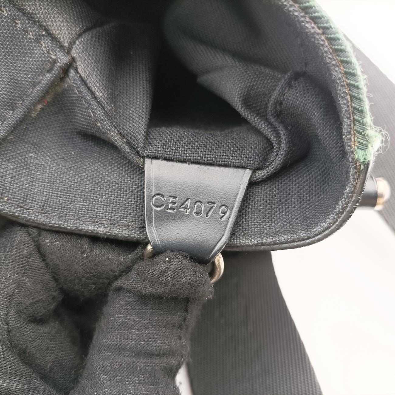 Pre-owned Louis Vuitton Viktor Ardoise Taiga M30142 shoulderbag | stylenewstar