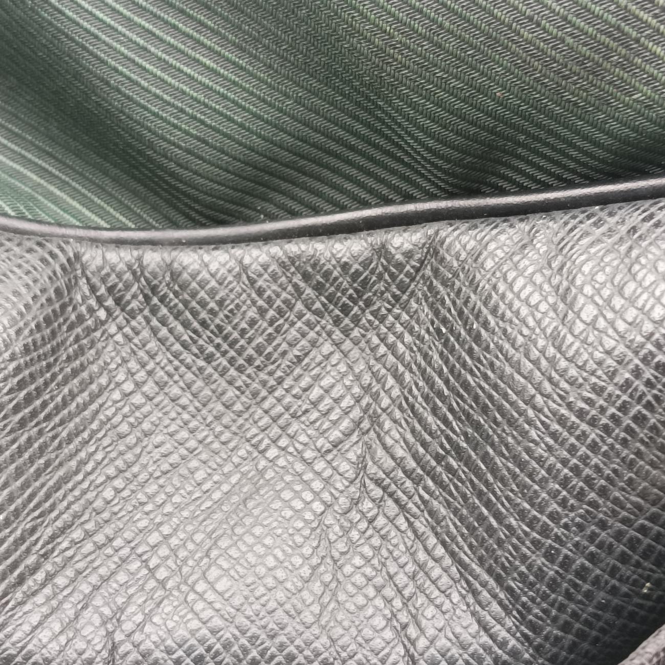 Pre-owned Louis Vuitton Viktor Ardoise Taiga M30142 shoulderbag | stylenewstar