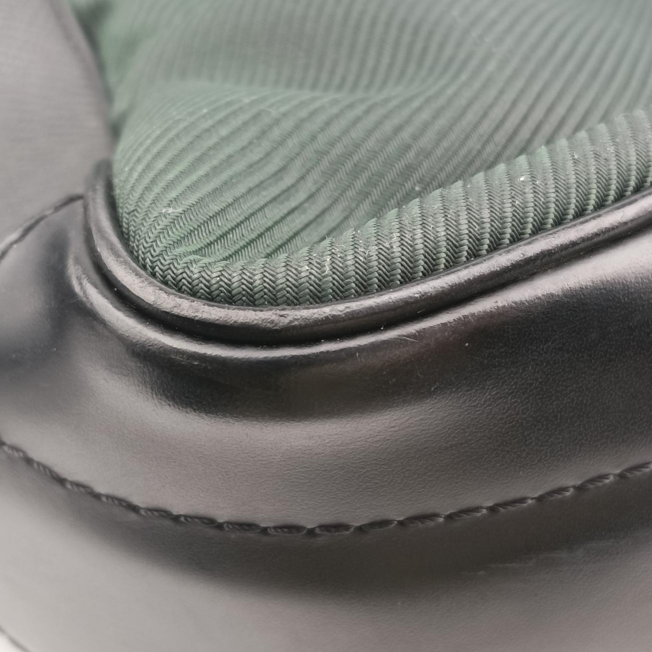 Pre-owned Louis Vuitton Viktor Ardoise Taiga M30142 shoulderbag | stylenewstar