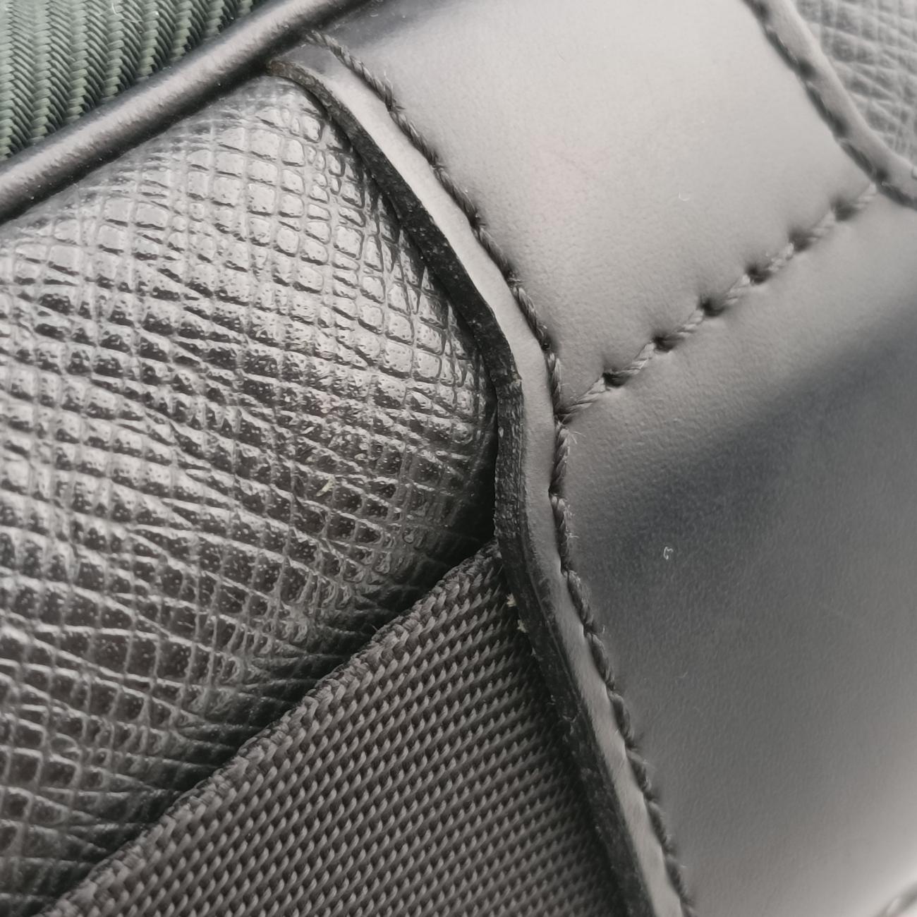 Pre-owned Louis Vuitton Viktor Ardoise Taiga M30142 shoulderbag | stylenewstar