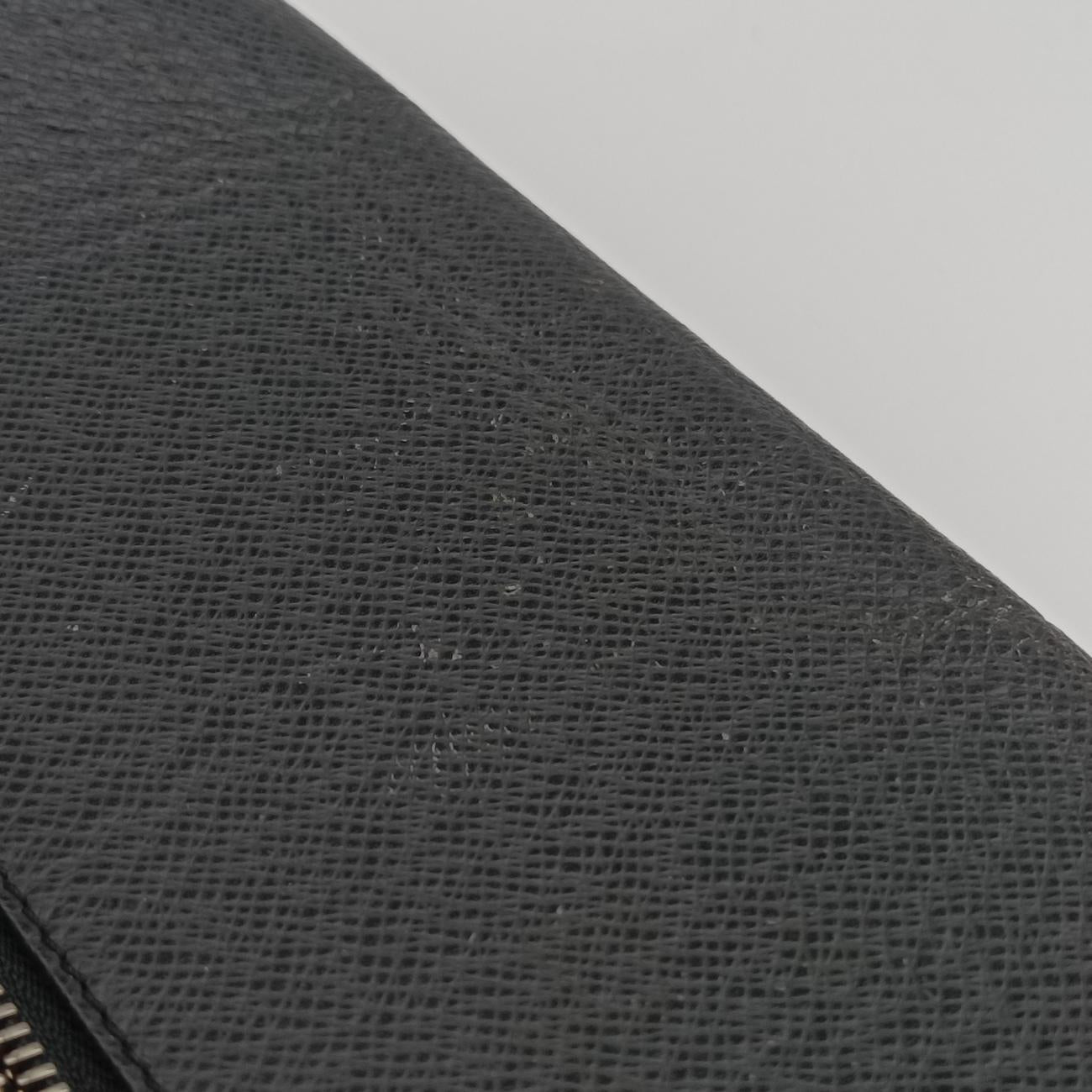 Pre-owned Louis Vuitton Viktor Ardoise Taiga M30142 shoulderbag | stylenewstar