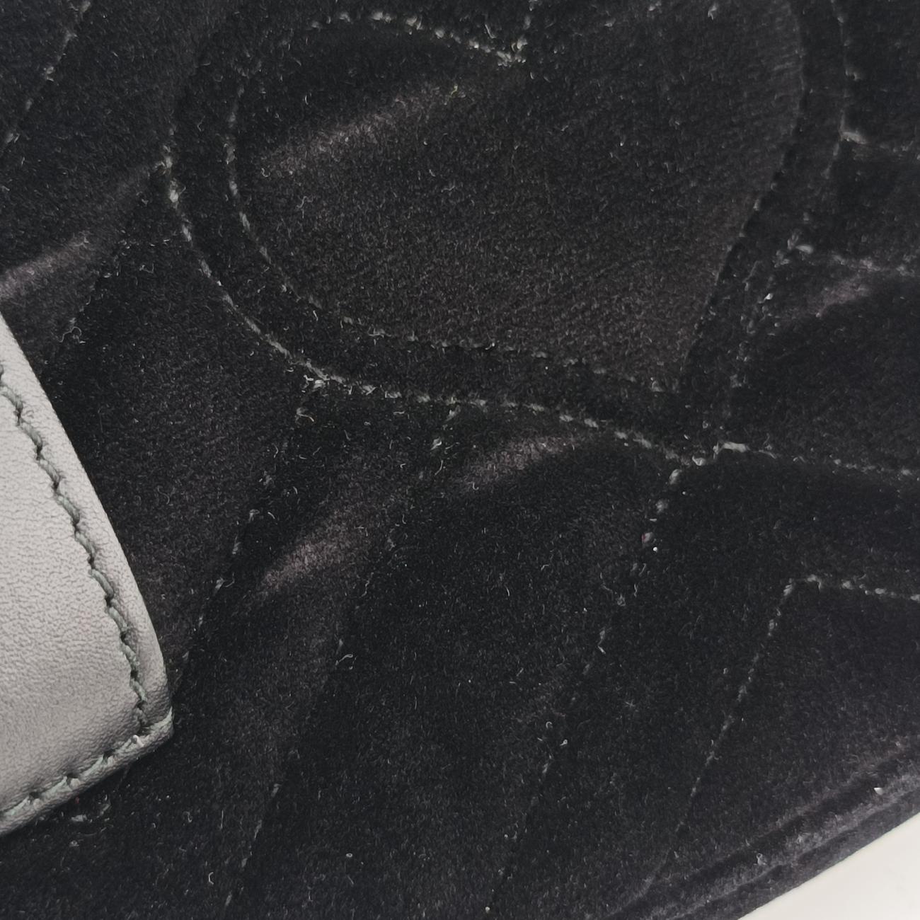 Pre-owned Gucci GG Marmont Black velour 476434 bum bag/waist bag | stylenewstar