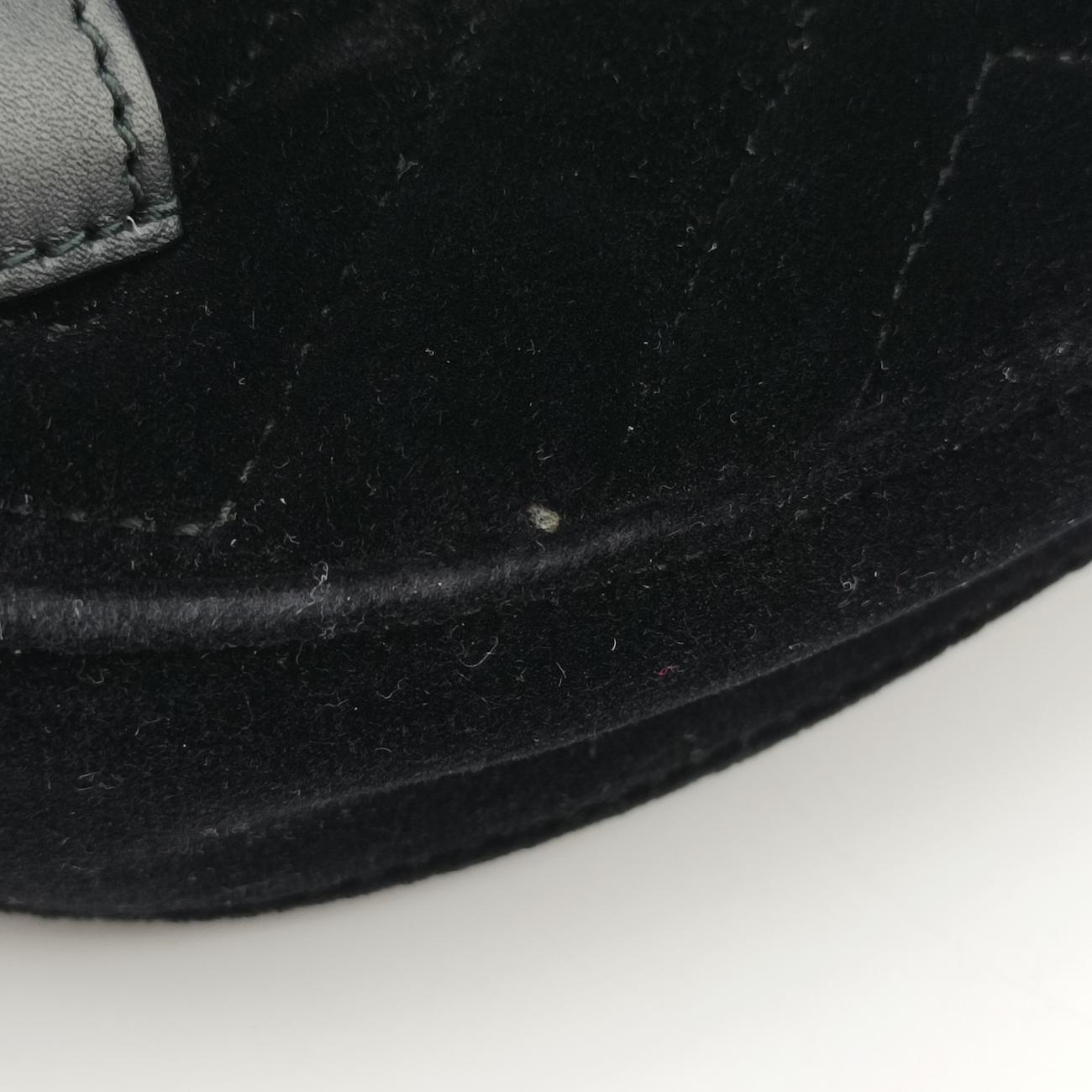 Pre-owned Gucci GG Marmont Black velour 476434 bum bag/waist bag | stylenewstar