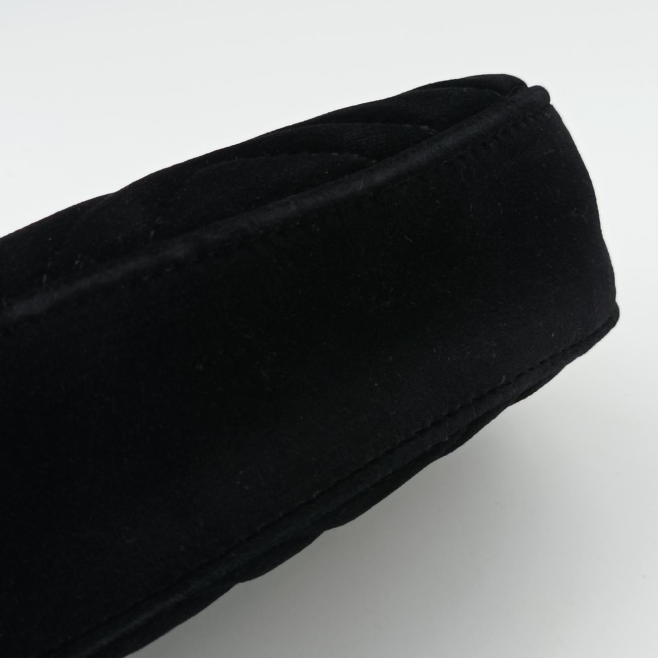 Pre-owned Gucci GG Marmont Black velour 476434 bum bag/waist bag | stylenewstar