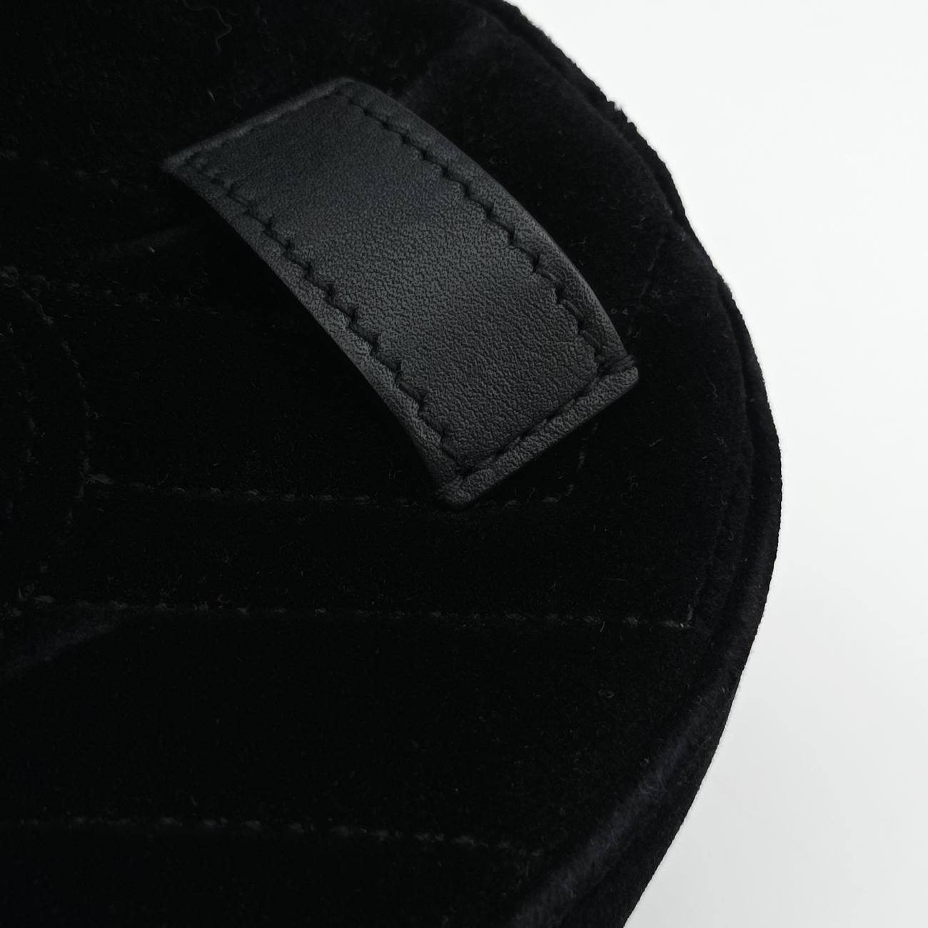 Pre-owned Gucci GG Marmont Black velour 476434 bum bag/waist bag | stylenewstar