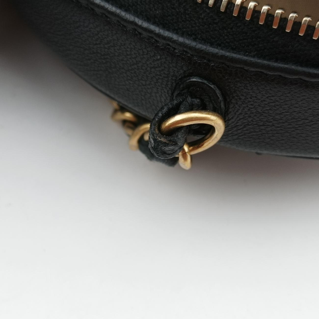 Pre-owned Chanel Matelasse Round Black Leather AP1449 shoulderbag | stylenewstar