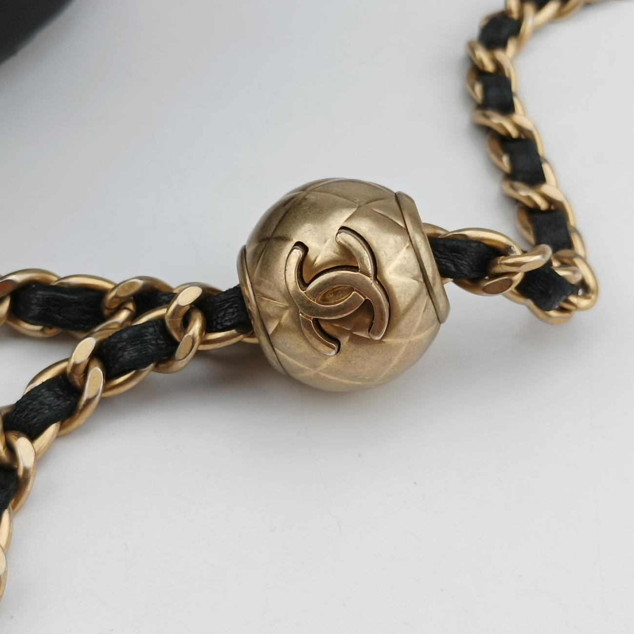 Pre-owned Chanel Matelasse Round Black Leather AP1449 shoulderbag | stylenewstar