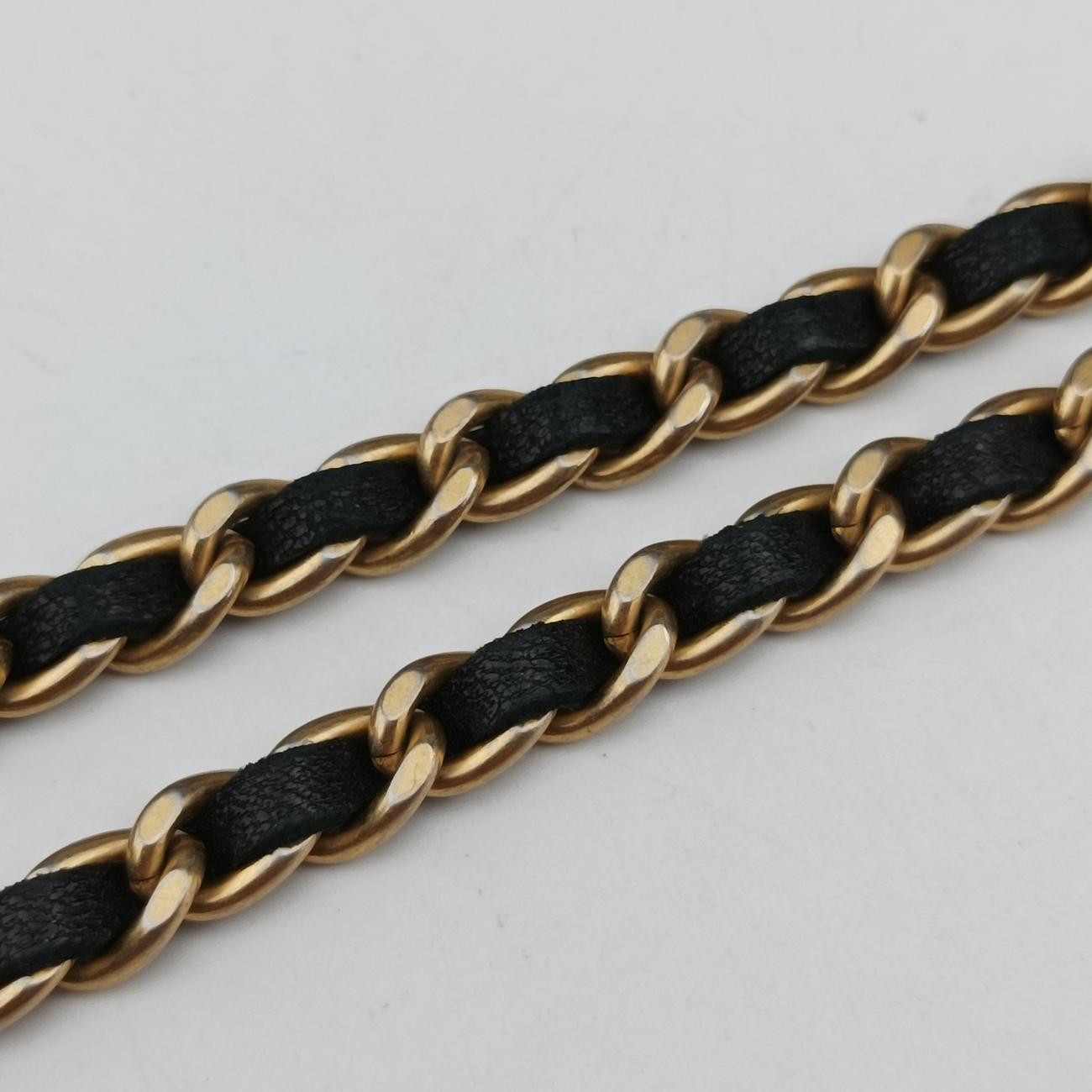 Pre-owned Chanel Matelasse Round Black Leather AP1449 shoulderbag | stylenewstar