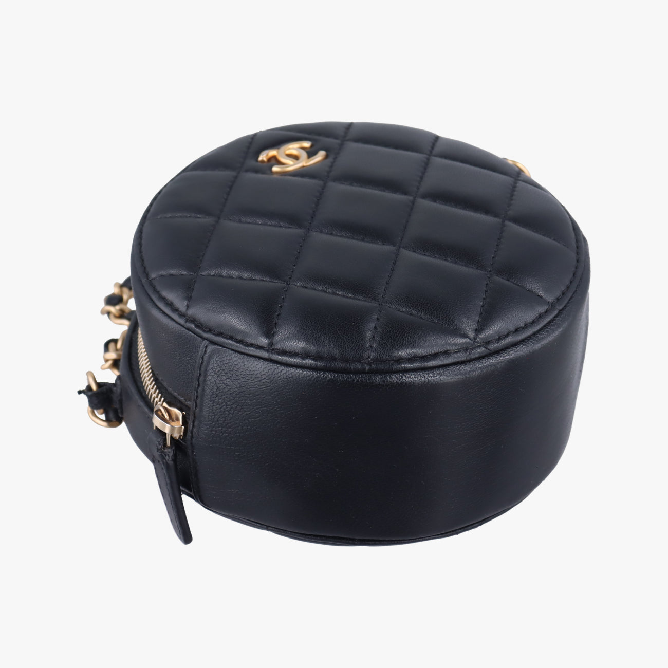 Pre-owned Chanel Matelasse Round Black Leather AP1449 shoulderbag | stylenewstar