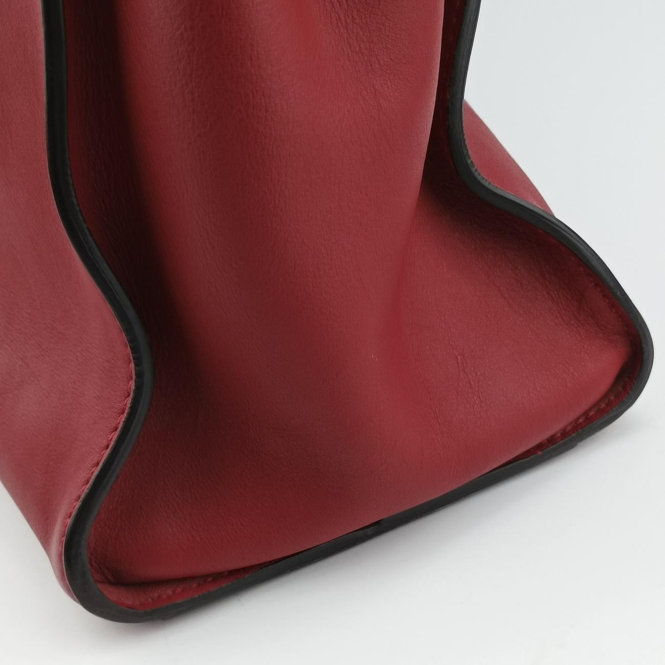 Pre-owned Fendi PEEKABOO Large Red Leather 8BN210 shoulderbag | stylenewstar