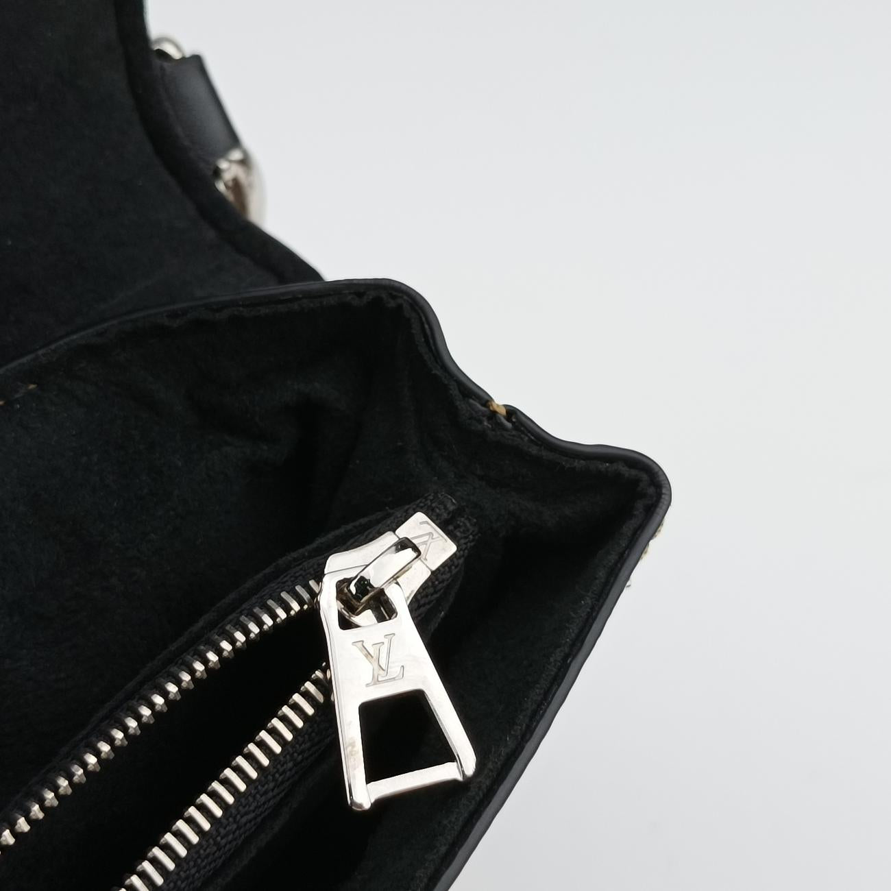 Vintage Louis Vuitton Pochette Kabuki Mask Brown×MARRON×FUCHSIA Monogram Reverse×Epi M43495 shoulderbag | stylenewstar