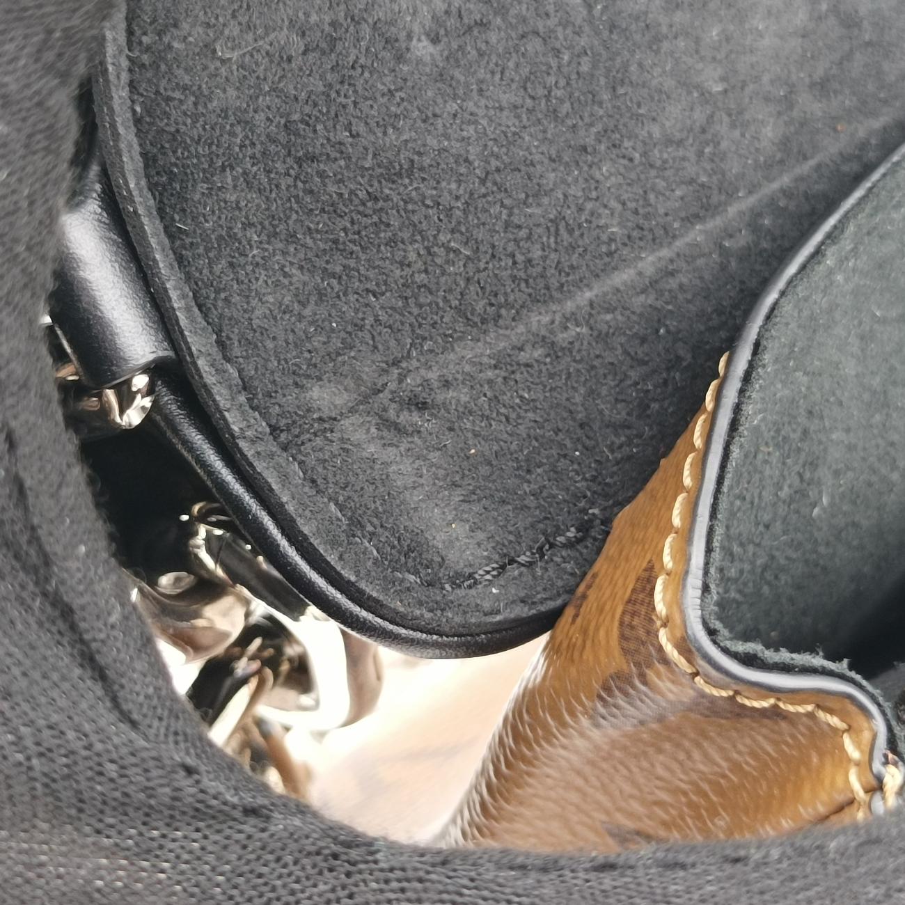 Vintage Louis Vuitton Pochette Kabuki Mask Brown×MARRON×FUCHSIA Monogram Reverse×Epi M43495 shoulderbag | stylenewstar