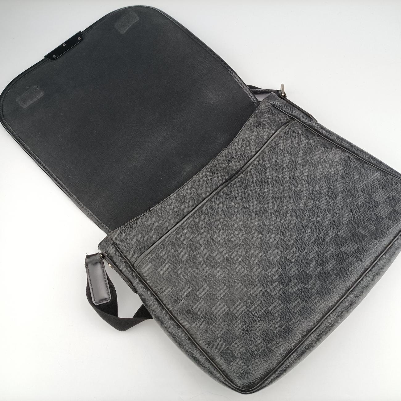 Pre-owned Louis Vuitton DANIEL MM Noir Damier Graphite N58029 shoulderbag | stylenewstar