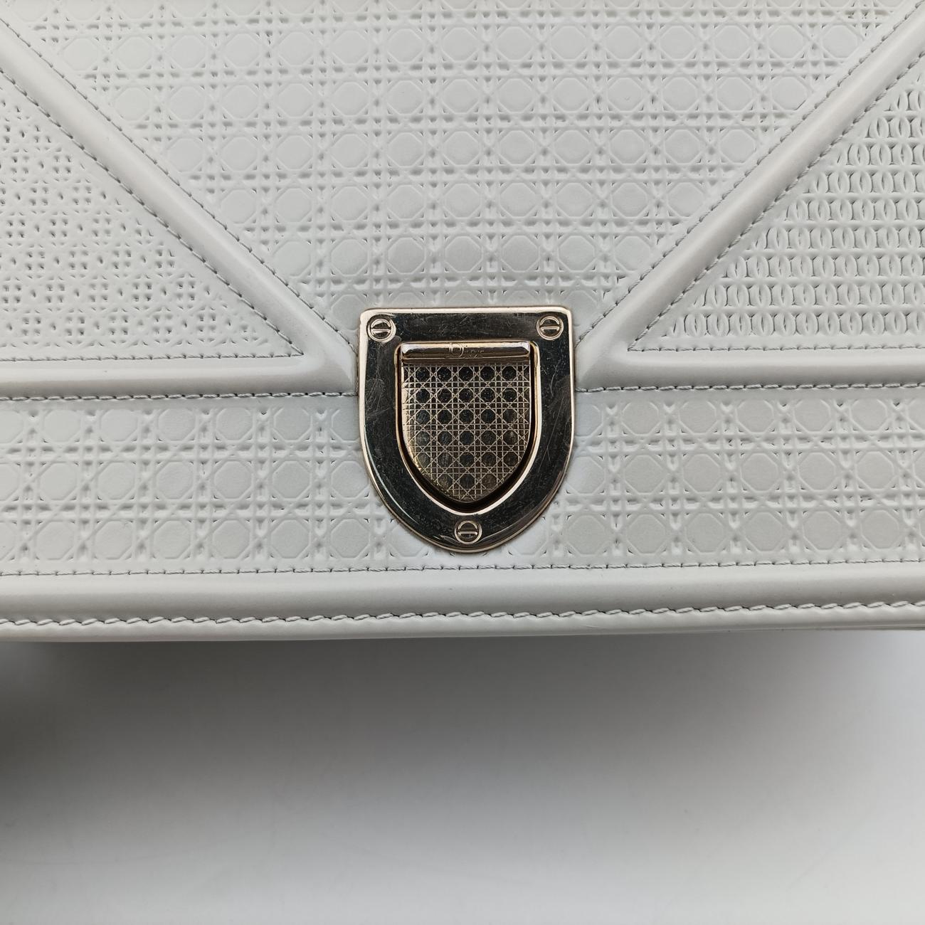 Pre-owned Christian Dior Diorama White Leather  shoulderbag | stylenewstar