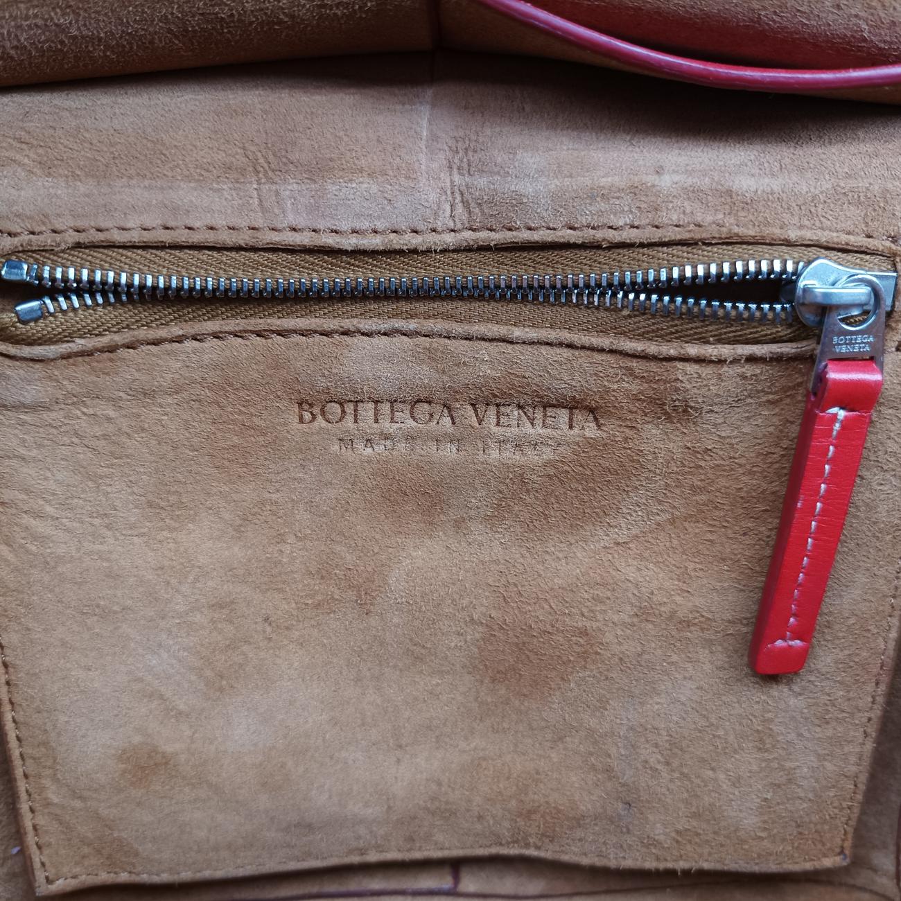 Secondhand Bottega Veneta The Arco Red Leather  shoulderbag | stylenewstar