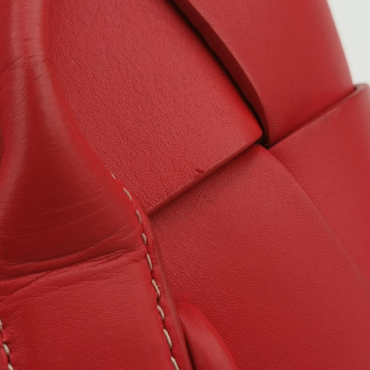 Secondhand Bottega Veneta The Arco Red Leather  shoulderbag | stylenewstar