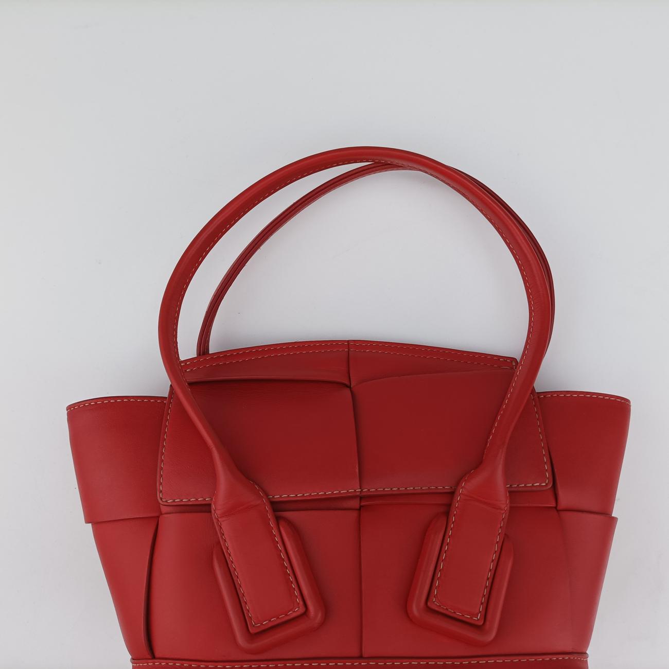 Secondhand Bottega Veneta The Arco Red Leather  shoulderbag | stylenewstar