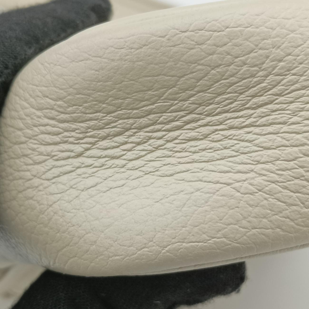 Pre-owned Gucci Print Messenger White Leather 574803 shoulderbag | stylenewstar