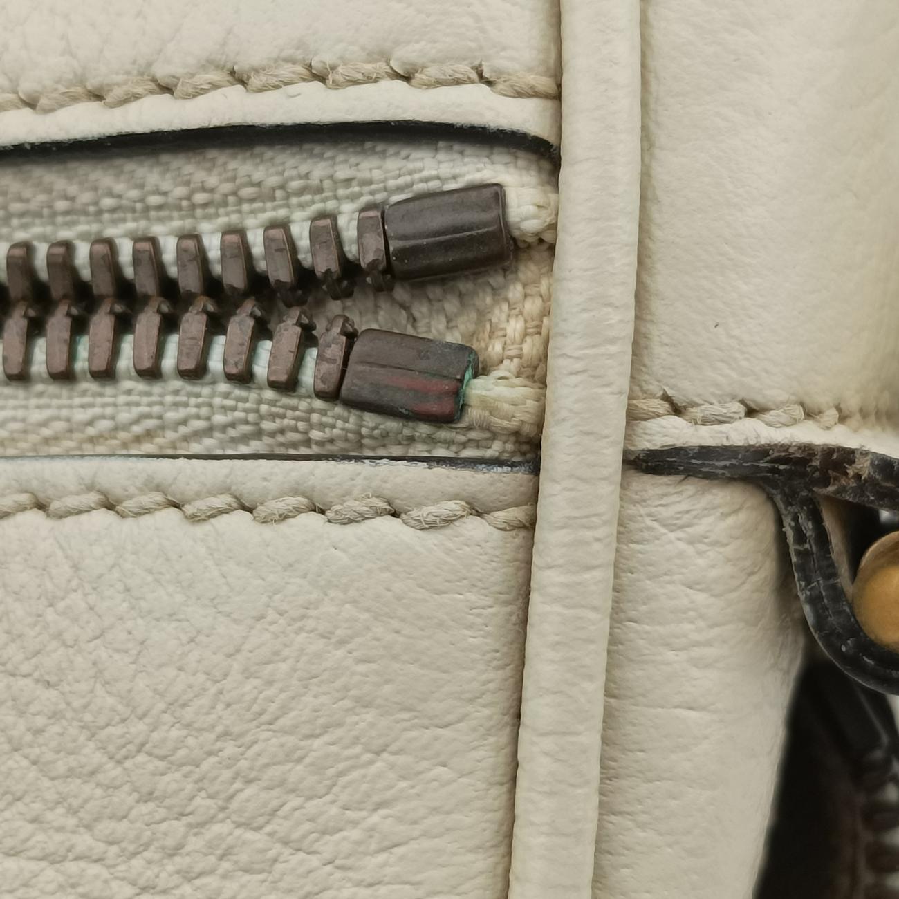 Pre-owned Gucci Print Messenger White Leather 574803 shoulderbag | stylenewstar