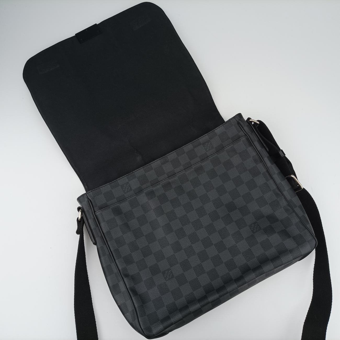 Pre-owned Louis Vuitton DANIEL MM Noir Damier GRAPHITE N58029 shoulderbag | stylenewstar