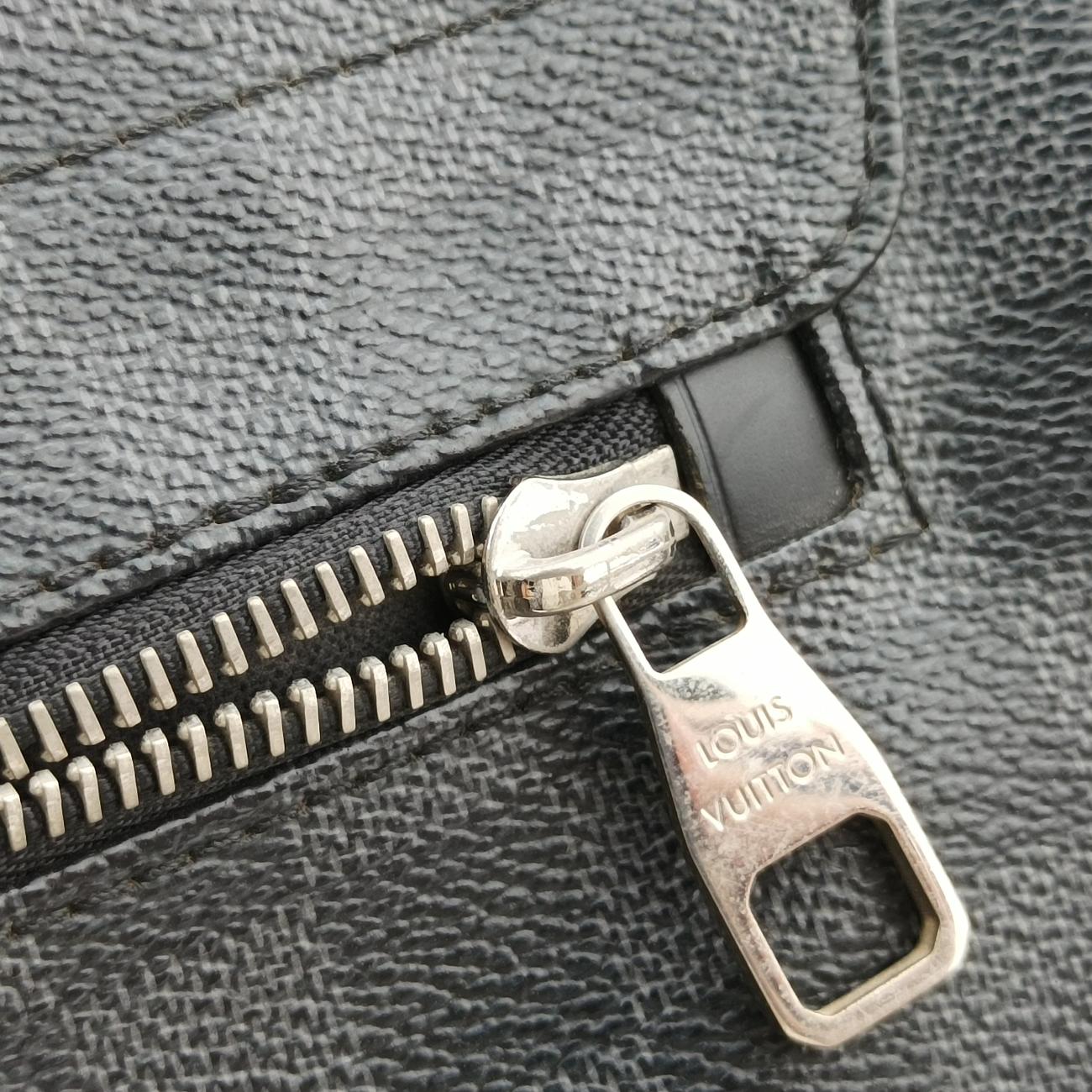 Pre-owned Louis Vuitton DANIEL MM Noir Damier GRAPHITE N58029 shoulderbag | stylenewstar