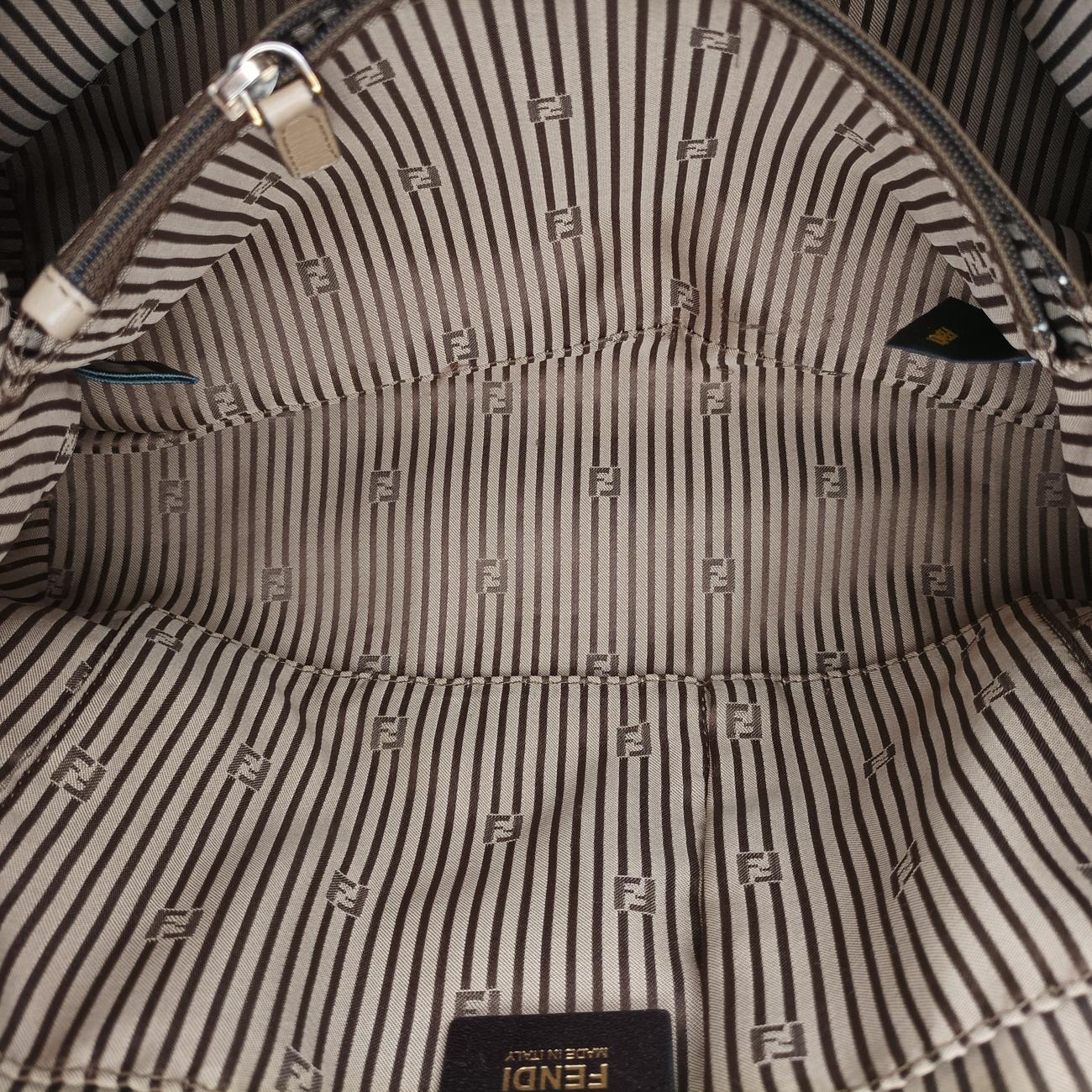 Pre-owned Fendi Chameleon Beige×Burgundy Leather 8BL114 handbag | stylenewstar