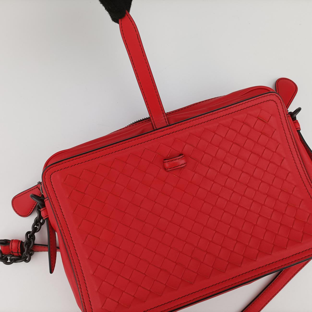 Secondhand Bottega Veneta Intrecciato Red lambskin  shoulderbag | stylenewstar