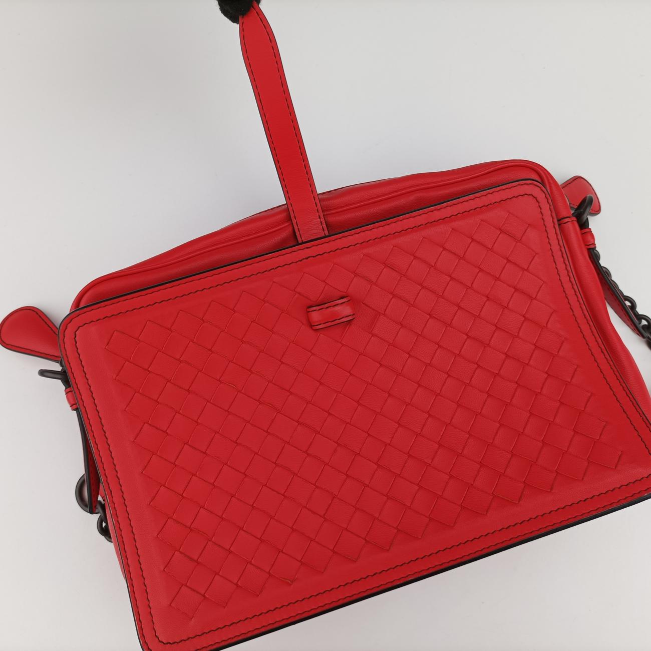 Secondhand Bottega Veneta Intrecciato Red lambskin  shoulderbag | stylenewstar