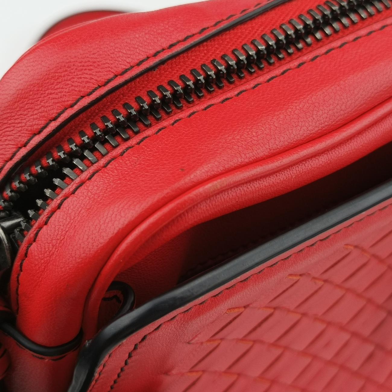 Secondhand Bottega Veneta Intrecciato Red lambskin  shoulderbag | stylenewstar