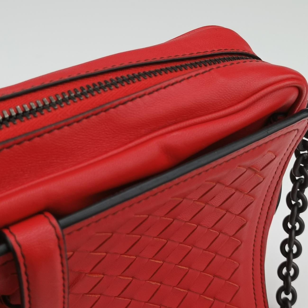 Secondhand Bottega Veneta Intrecciato Red lambskin  shoulderbag | stylenewstar