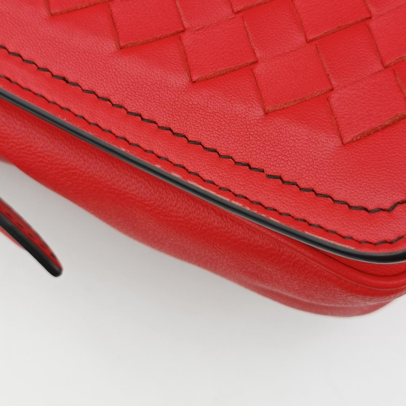 Secondhand Bottega Veneta Intrecciato Red lambskin  shoulderbag | stylenewstar