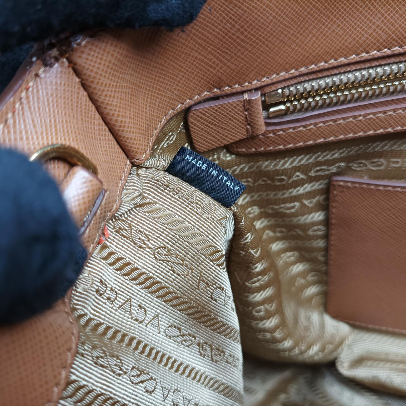 Vintage Prada Galleria beige×orange SAFFIANO　Leather B2274C shoulderbag | stylenewstar