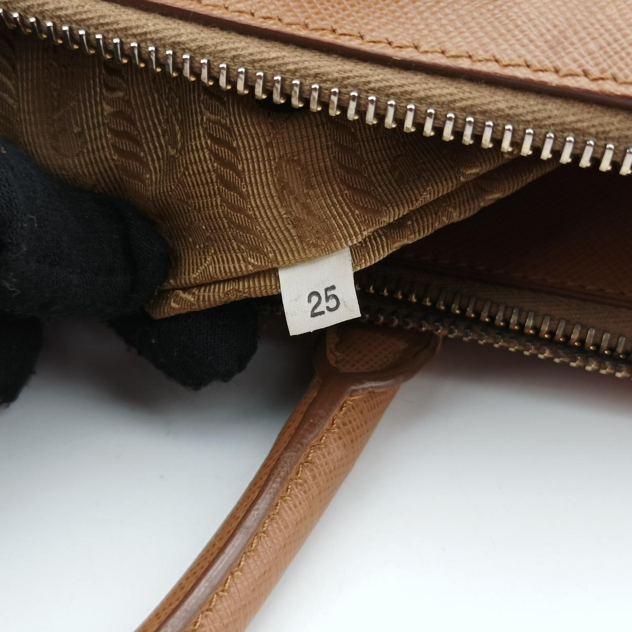 Vintage Prada Galleria beige×orange SAFFIANO　Leather B2274C shoulderbag | stylenewstar